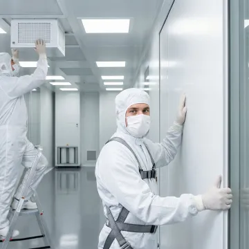 Modular cleanroom construction with advanced environmental controls