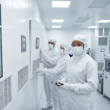 Semiconductor cleanroom construction with precision environmental controls and modular assembly