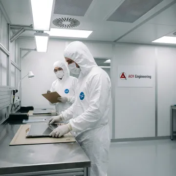 Advanced Flat Display Manufacturing Cleanroom Solutions