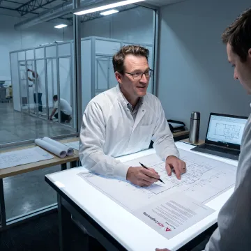 Cleanroom engineering process showing design, construction, and commissioning phases