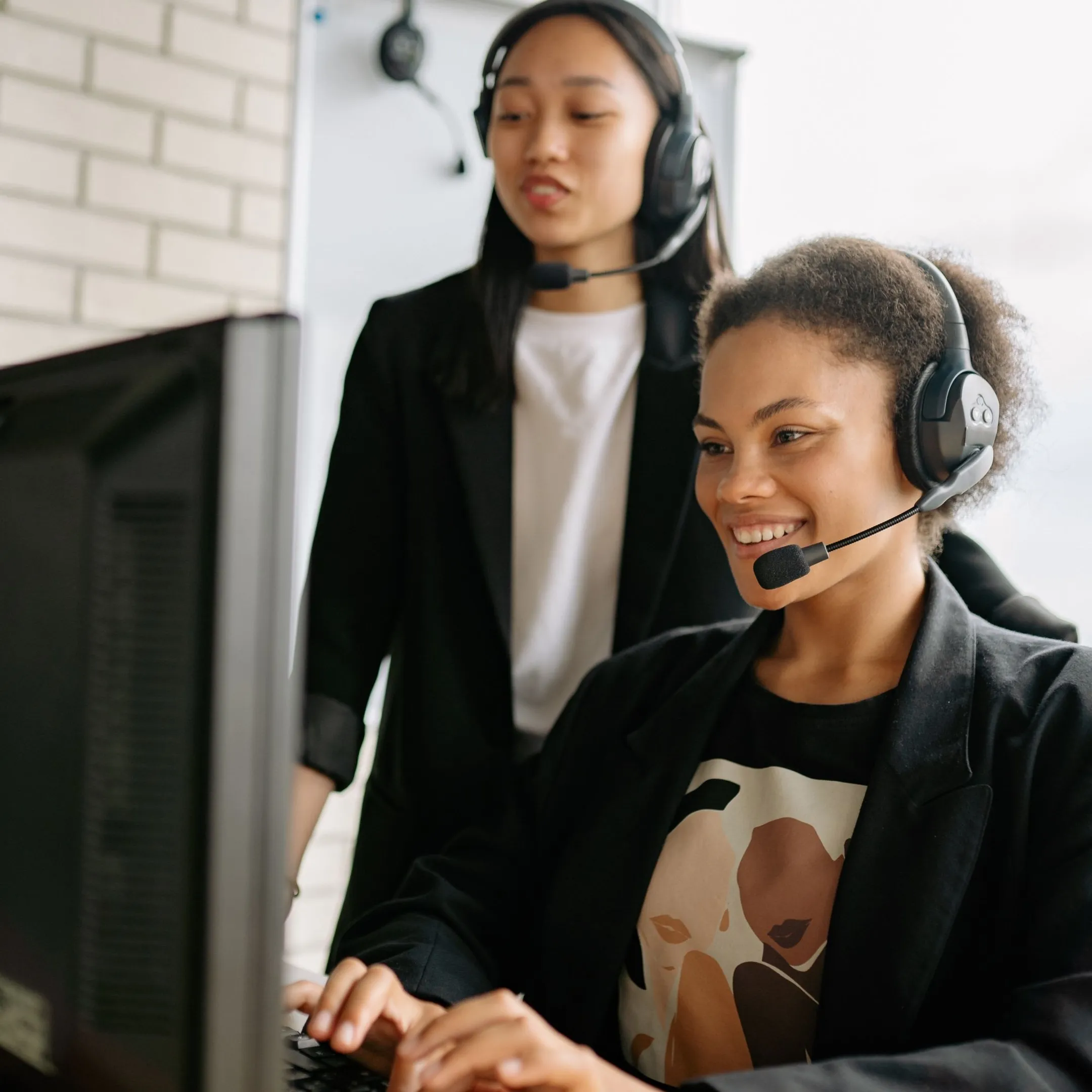 Employee using a secure internal customer service AI assistant