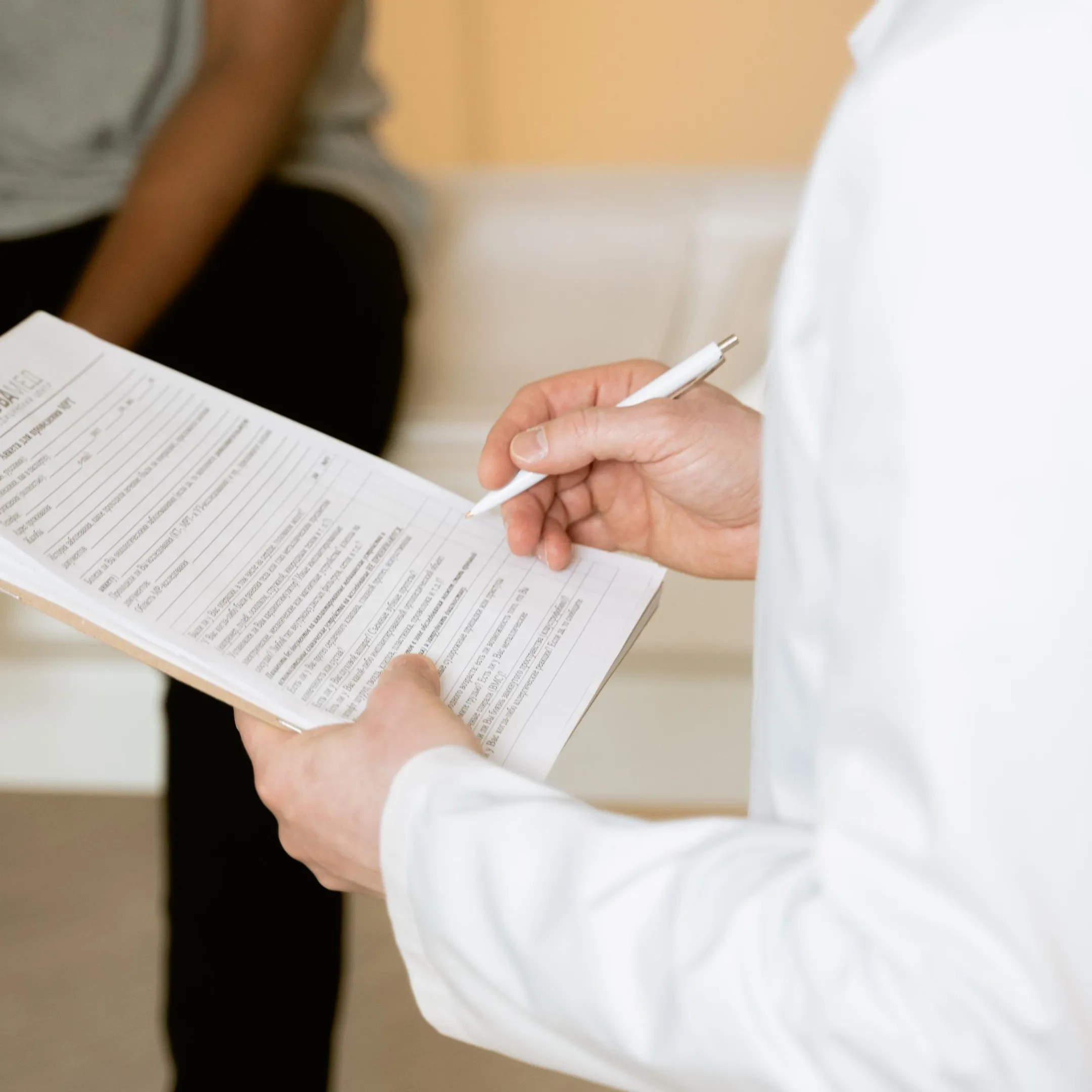 Secure AI medical record review workflow on a healthcare workstation
