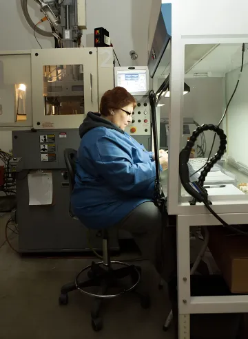 Advanced optical manufacturing process with precision equipment