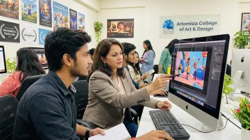 Artemisia College placement mentors guiding animation student portfolio reviews