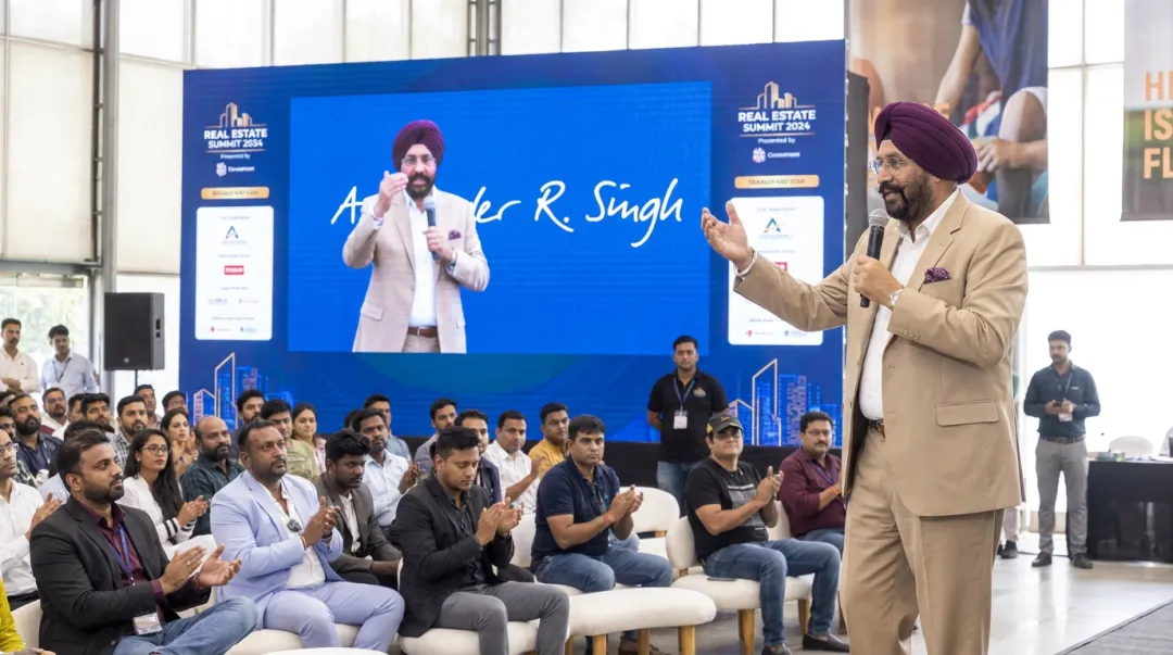 Ashwinder R. Singh delivering keynote address at real estate industry conference
