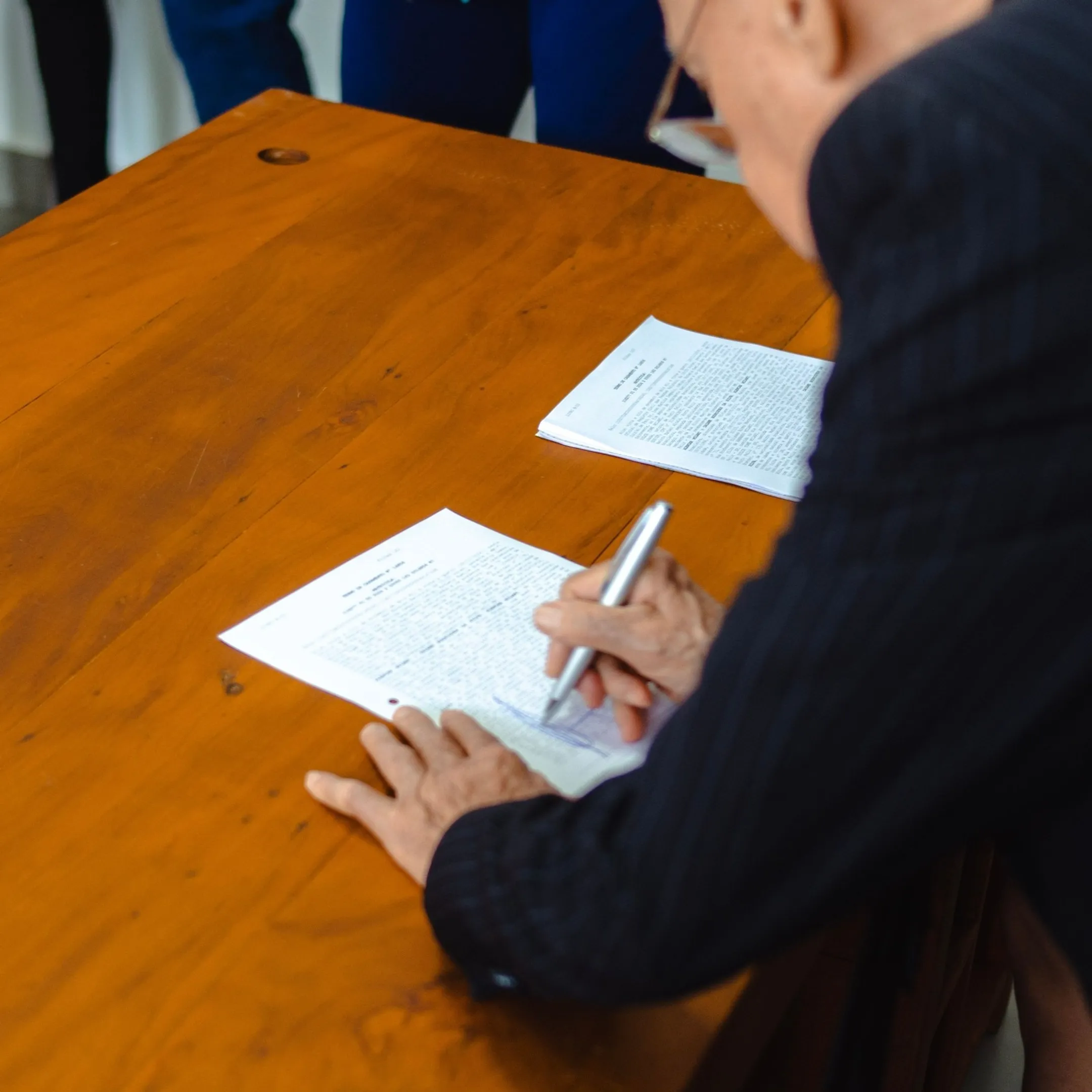 Tax advisor explaining resolution options