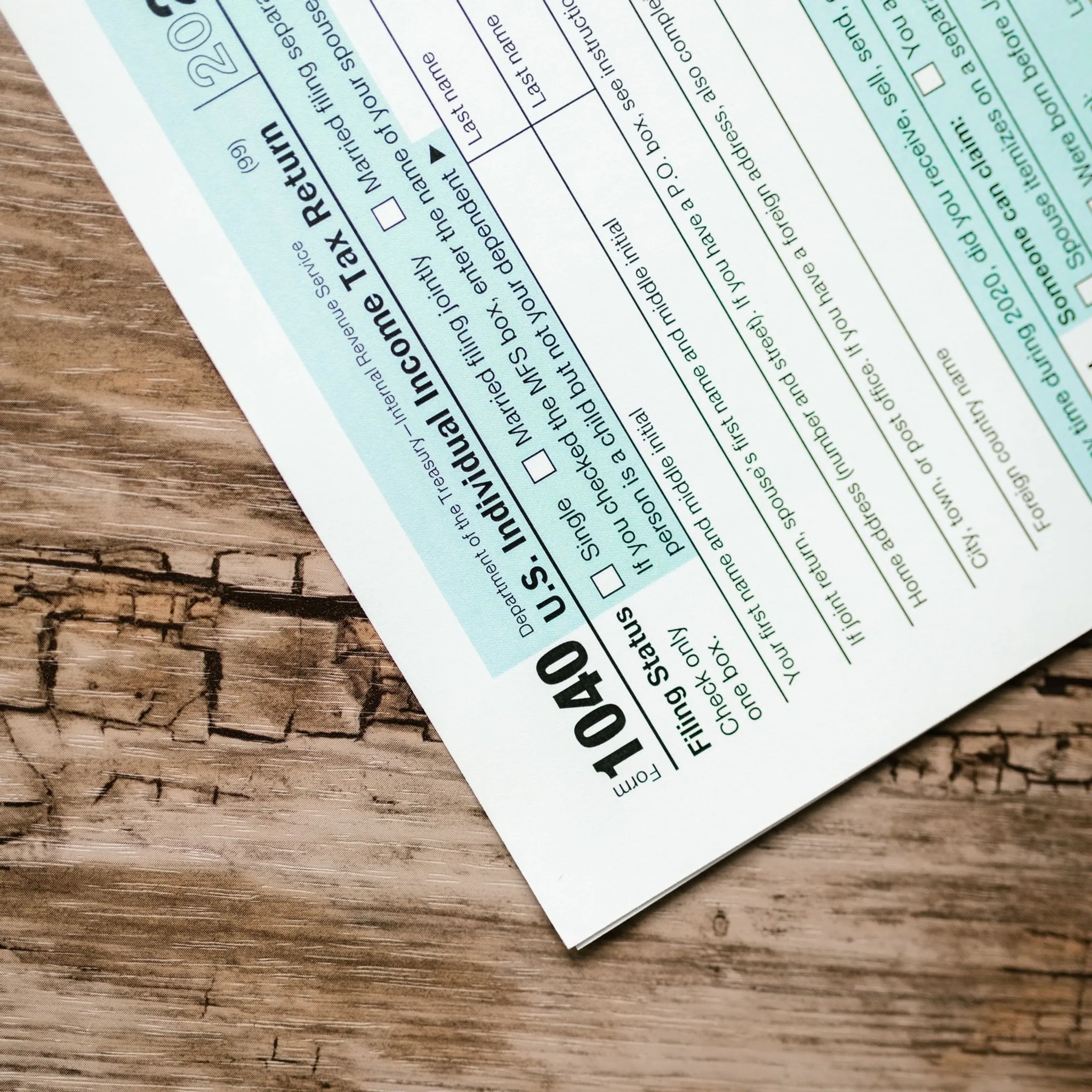 Enrolled Agent explaining tax resolution options