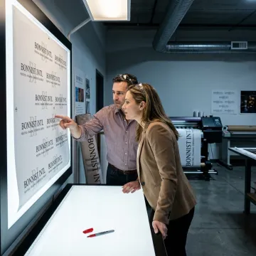 Custom step and repeat banner production process