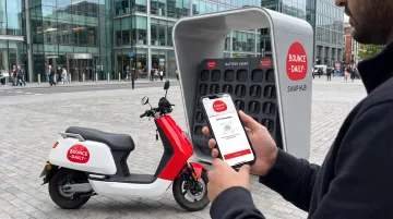 Bounce Daily EV scooter rider using battery swap station app