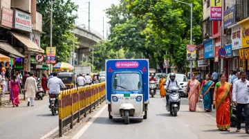 Maharashtra electric vehicle registration and sales growth in major Indian city
