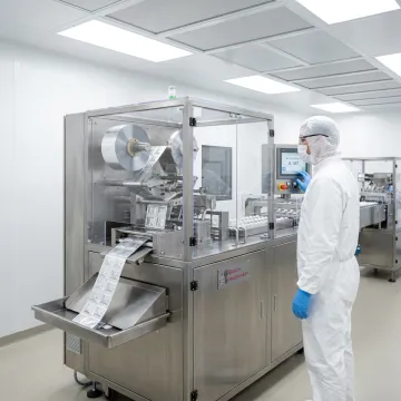 Pharmaceutical industry automatic sealing