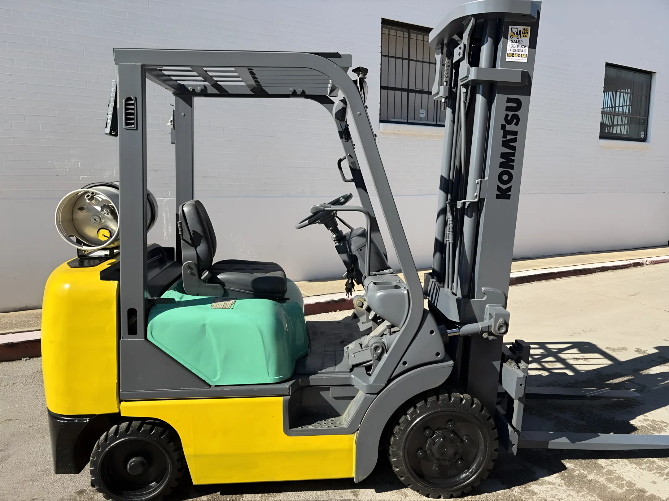 Komatsu FG25ST-12 Forklifts for Sale