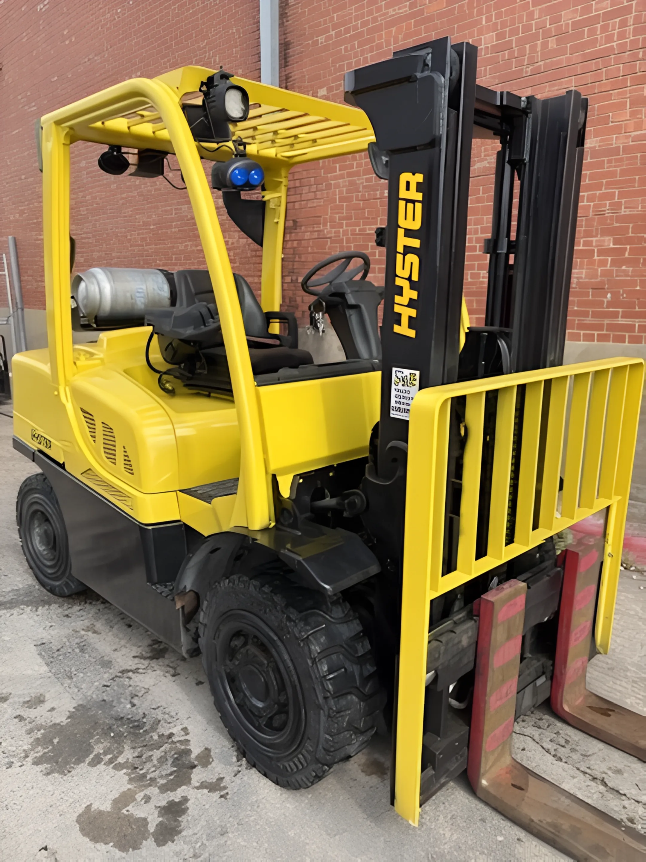 Warehouse distribution forklift