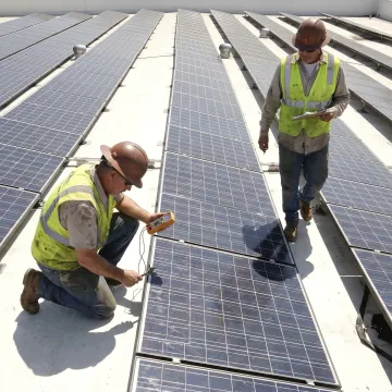 Commercial rooftop solar panels in Southern California