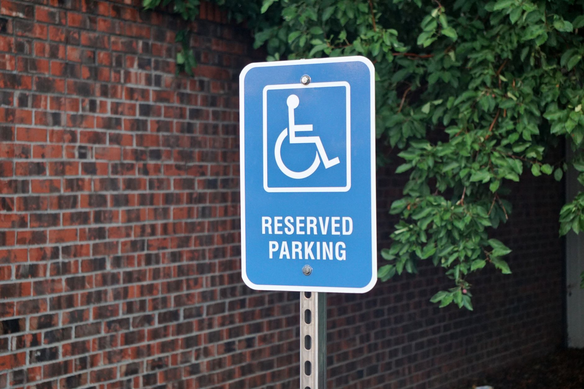 Wholesale Accessible and Handicap Parking Signs