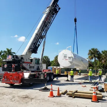 Heavy lift crane operating on a Florida job site