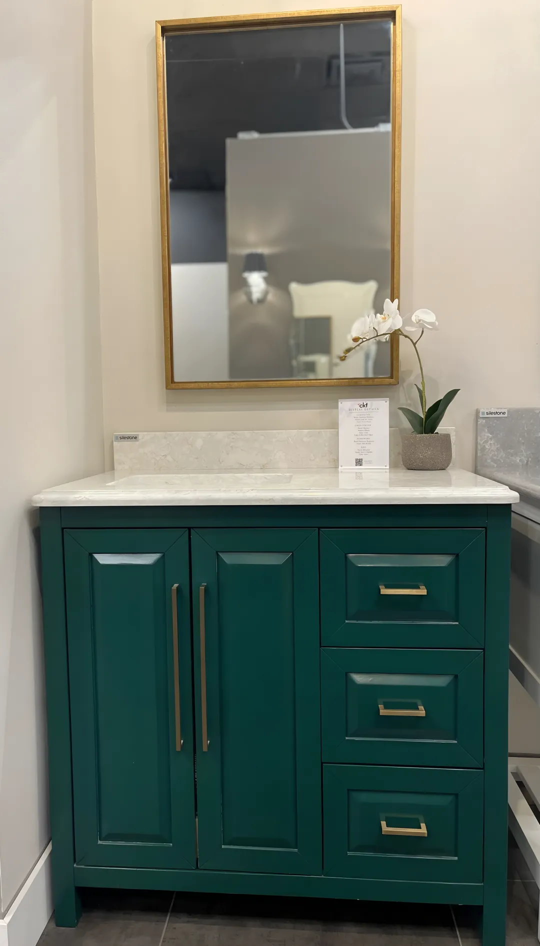 Bathroom & Vanity
