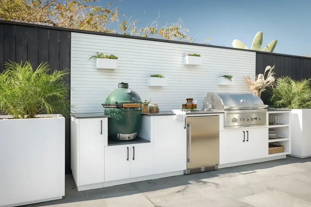 Outdoor Kitchen Living Spaces