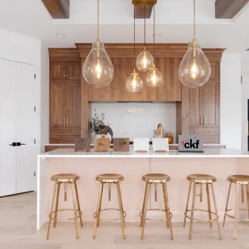 Custom kitchen cabinets and quartz countertop