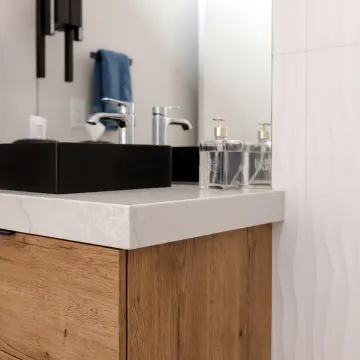 Modern bathroom vanity with a quartz countertop