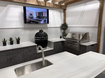 Outdoor Living & Kitchens