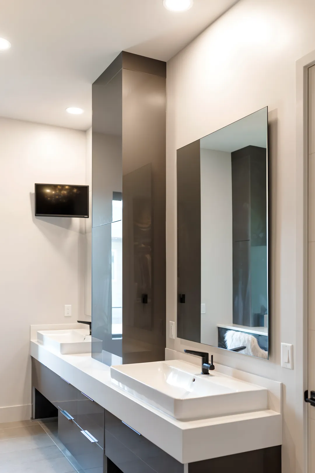 Bathrooms & Vanities