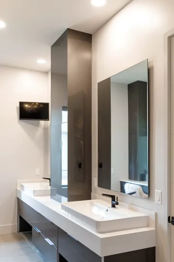 Bathrooms & Vanities