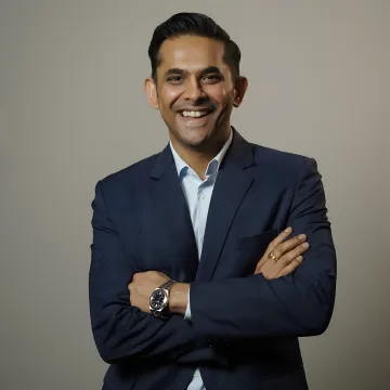 Portrait of BK Bhate, Co-Founder and Technology Advisor at Cloudtech