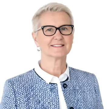 Portrait of Erika Jung, Advisor at Colab91
