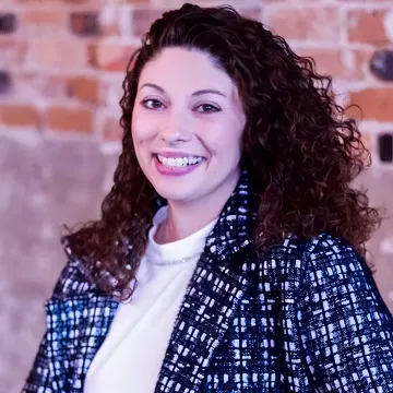 Portrait of Holly Allen, Assistant Vice President at Commercial Funding Partners