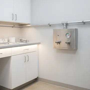 Medical & Laboratory