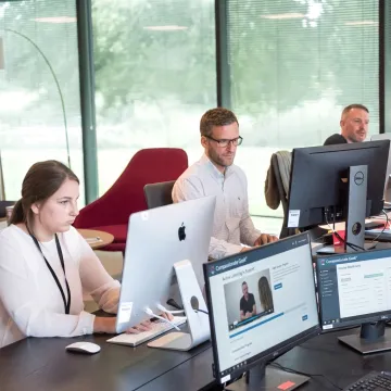IT help desk team participating in online support training