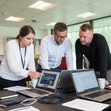 IT team learning customer service skills online