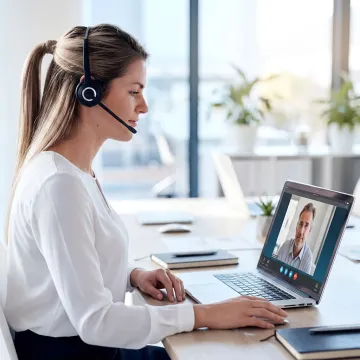 IT professional providing empathetic customer support