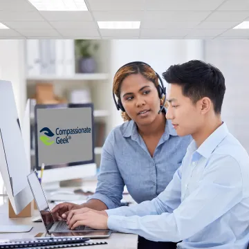 IT support professional assisting a customer