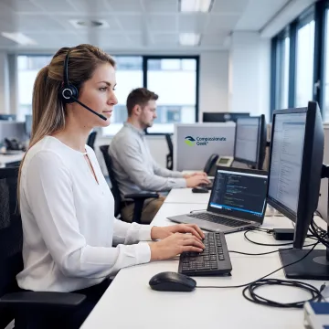 IT professional practicing calm customer communication