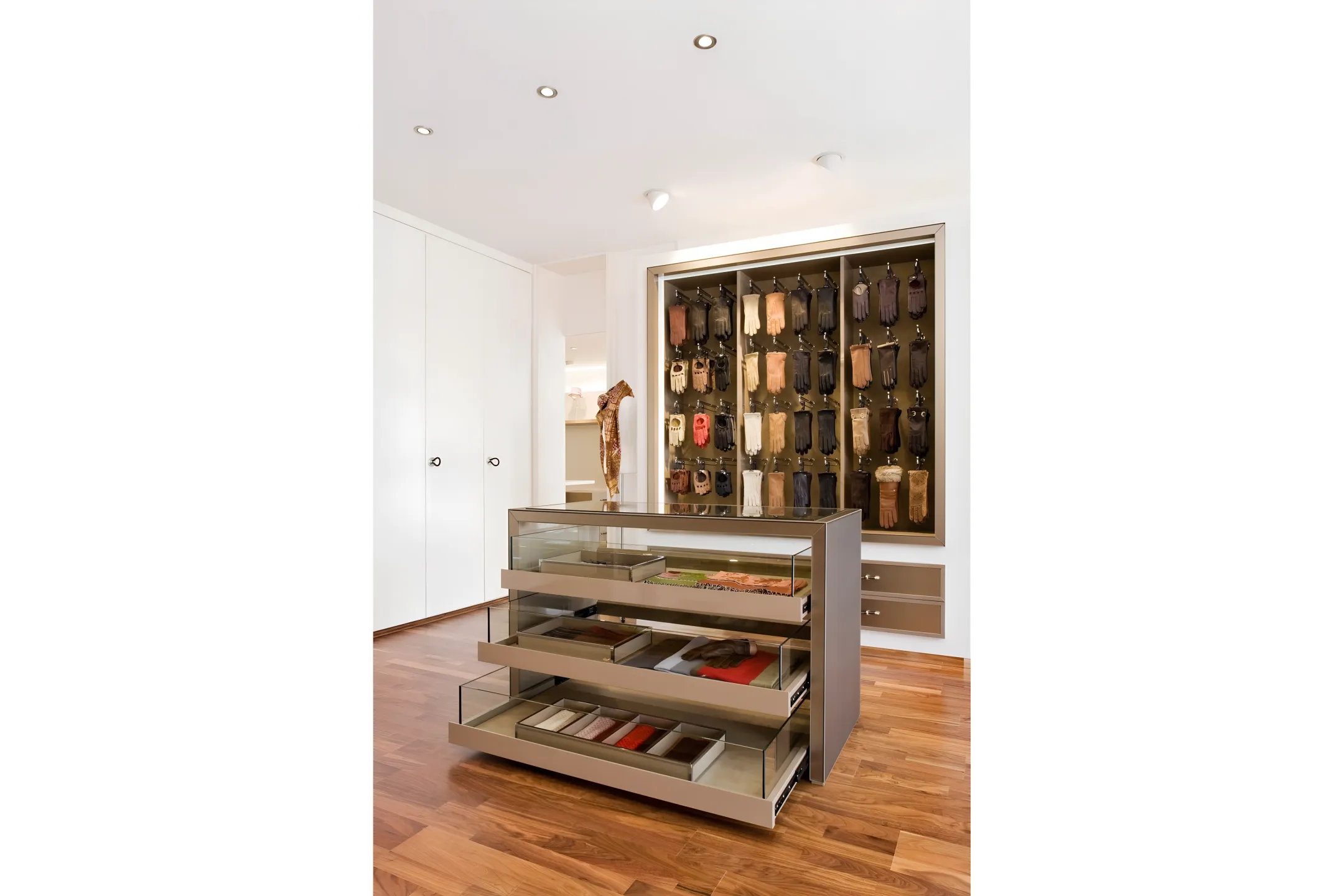 Wood Display Cases and Showcases