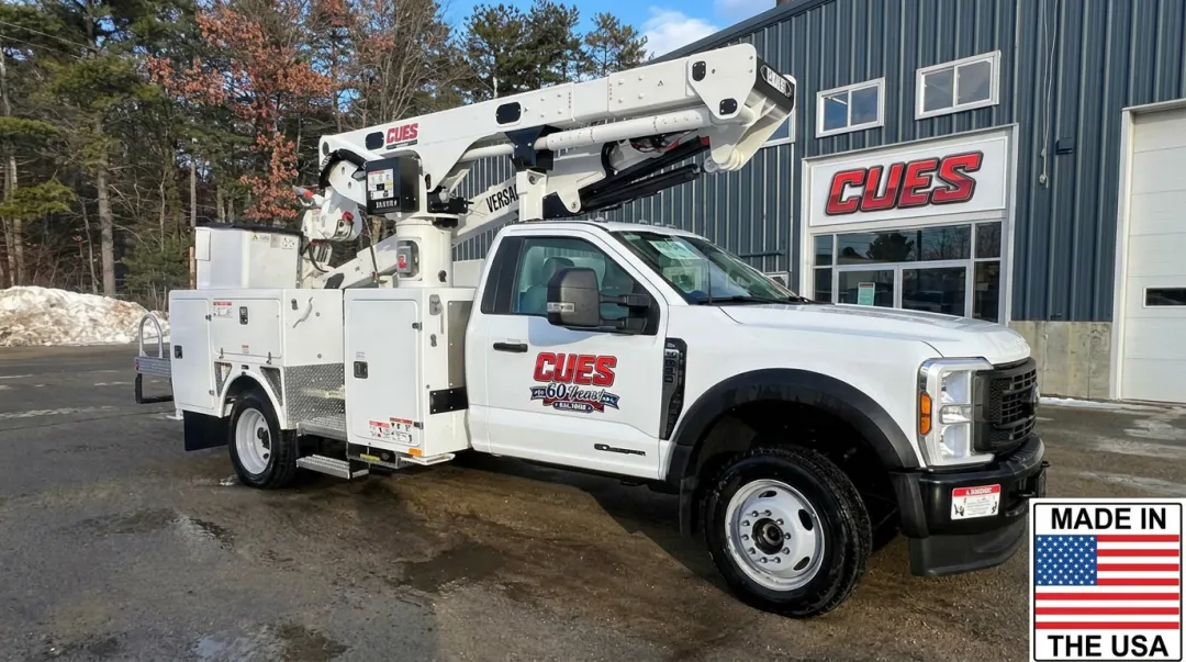 Versalift VST-47-MHI aerial bucket truck mounted on Ford F-550 4x4 chassis