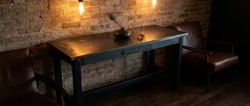 Restaurants & Bars