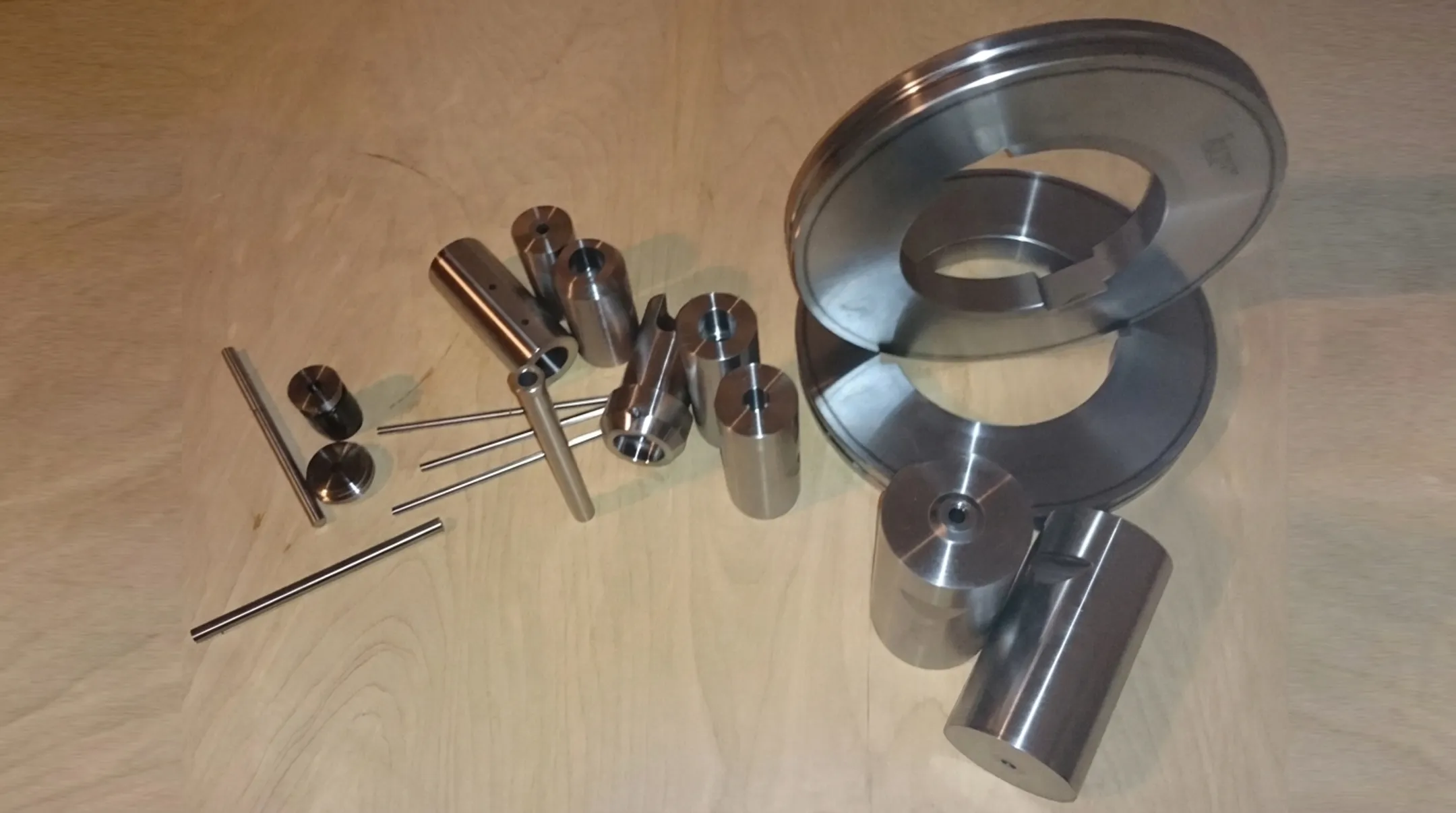 Cold header tooling dies and punches made from M2 D2 H13 tool steel