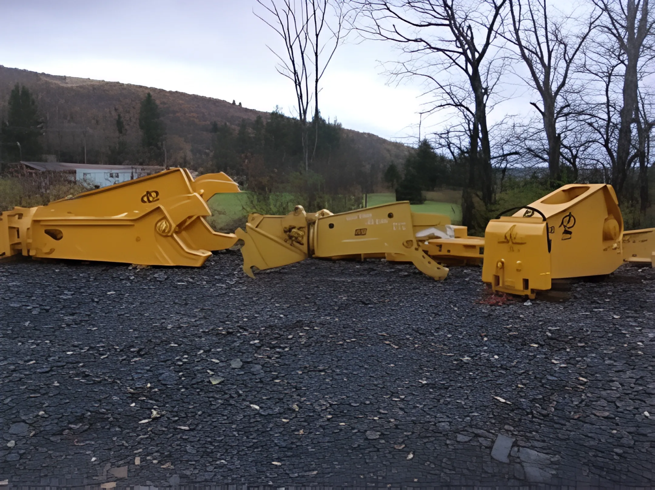 Concrete recycling with excavator pulverizer shear