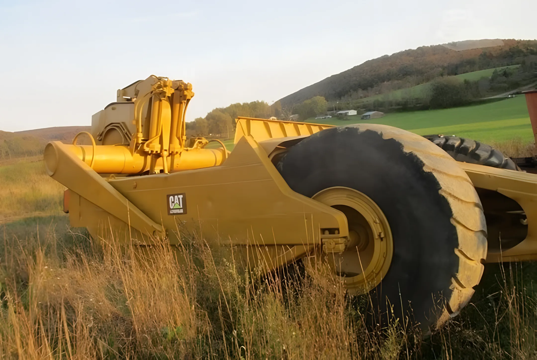 1986 Caterpillar 621 Pull Scraper