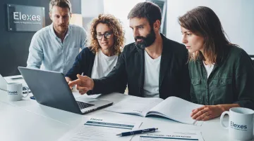 Elexes CAPA consulting team reviewing QMS documentation for medical device audit readiness