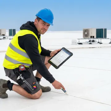 Commercial roof inspection and repair process