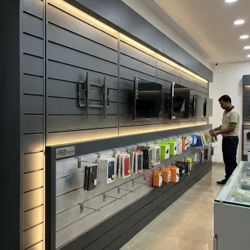 Electronics & Specialty Retail