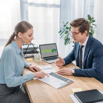 Healthcare recruiter advising a candidate