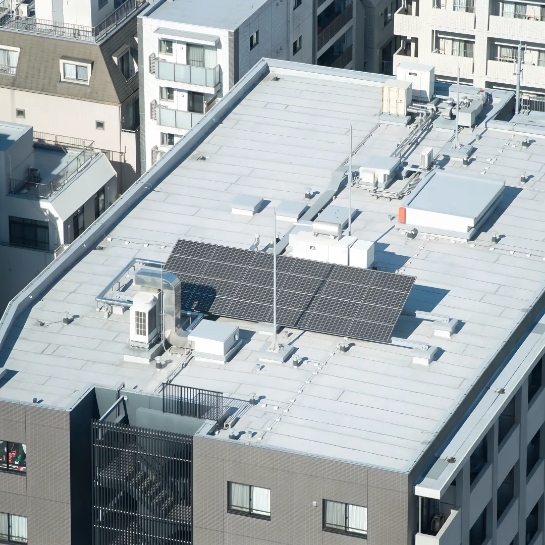 Commercial flat roof with newly installed EPDM membrane