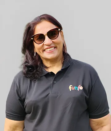 Nazneen, Teaching and Curriculum Advisor at FunFox Program, headshot.