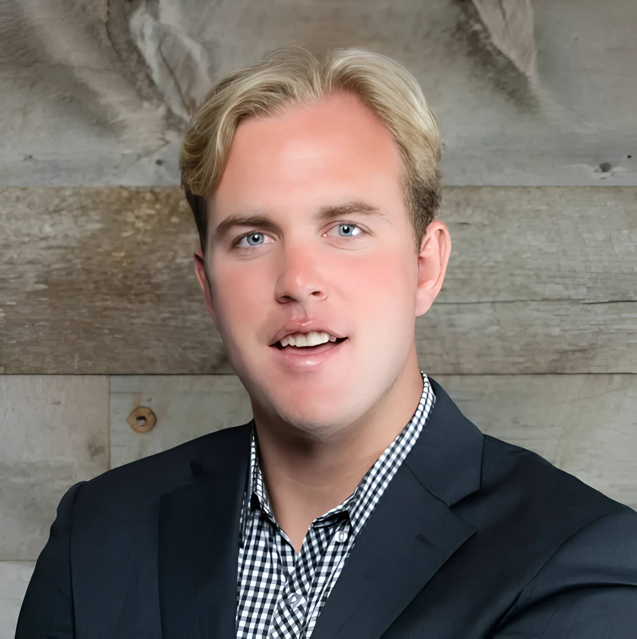 Portrait of Clay Liolios, Leadership Team Member