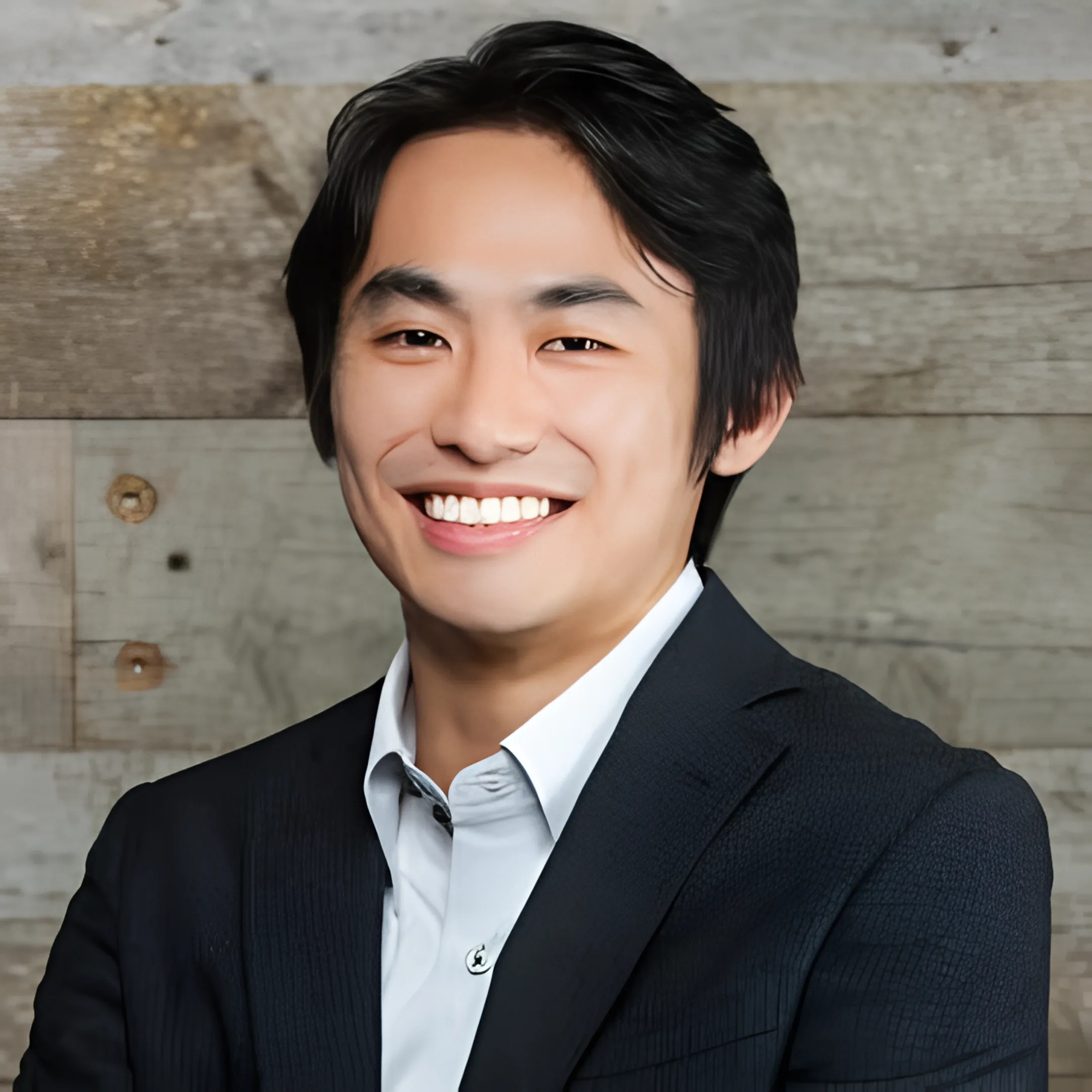 Portrait of Steven Shinmachi, Consumer Sector Communications Professional